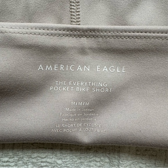American Eagle Size M 6” Pocket Bike Shorts - Picture 3 of 4